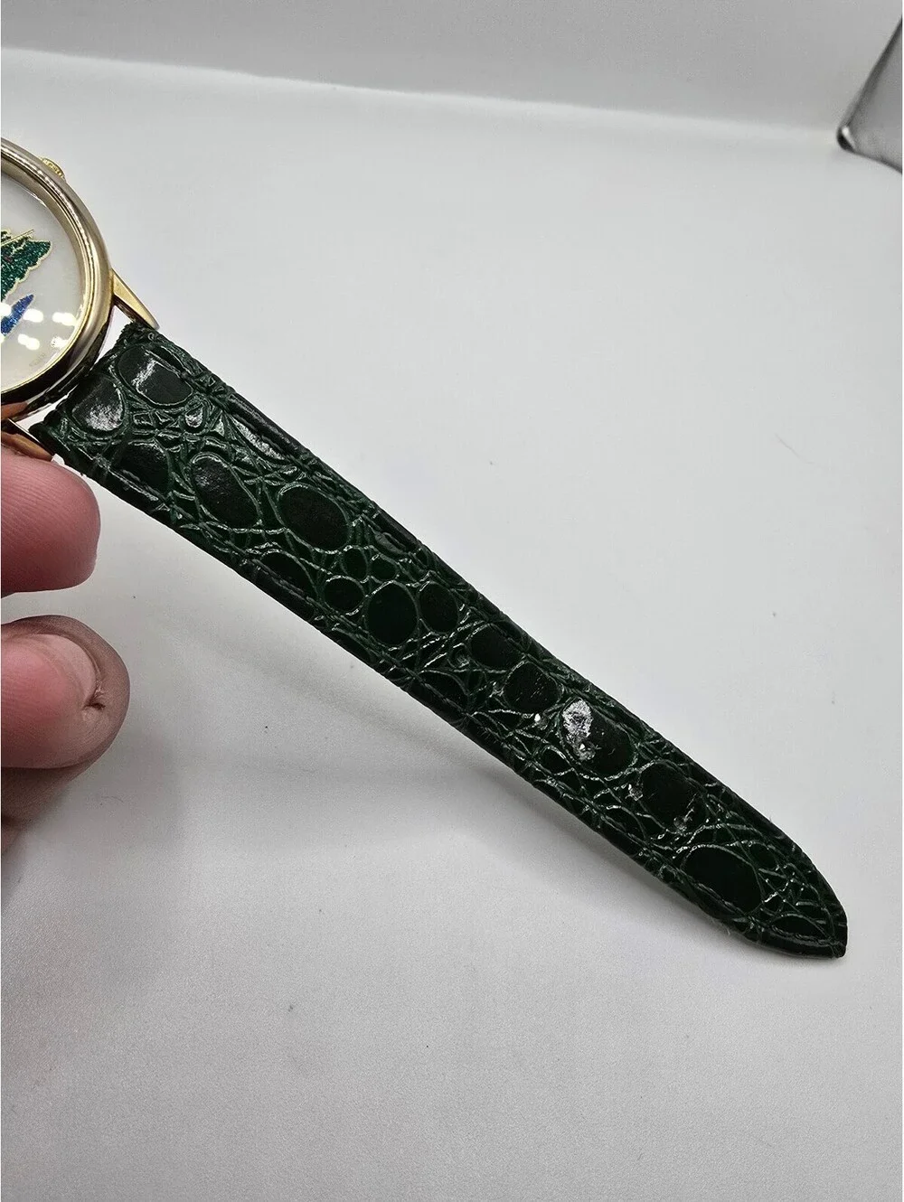 W. D. & Co Women’s Quartz Analog Watch Christmas Tree Dial Gold Tone Green Strap